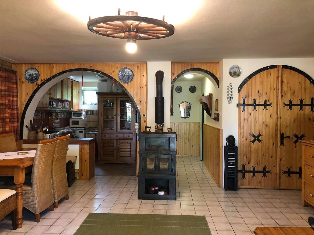 Szendergo - Apartman Hajos Pincefalu Exteriér fotografie